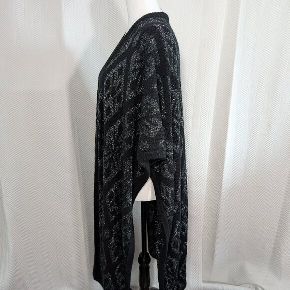 Vintage Black & Silver Knit Cape Cloak Outerwear Abstract Print - Picture 2 of 13